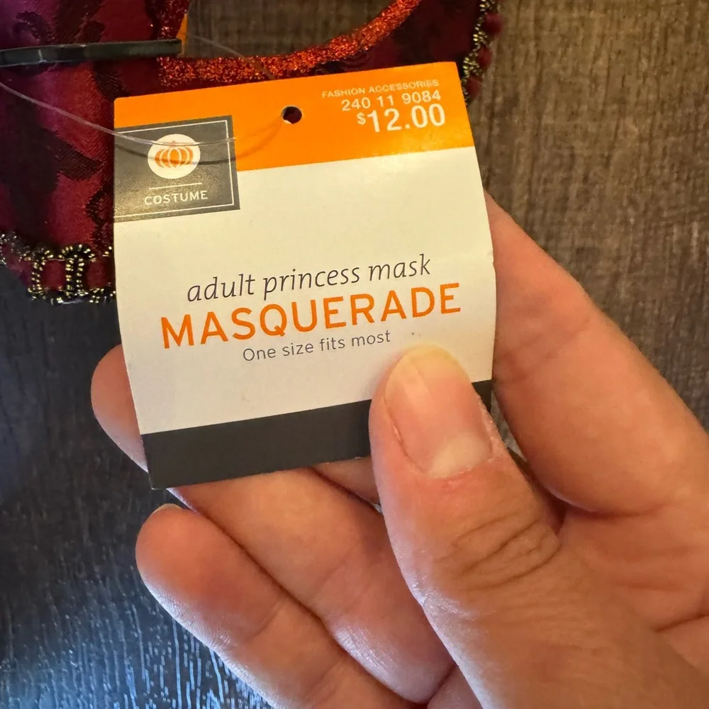 Set of two masquerade masks